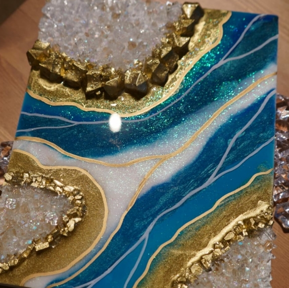**Sold** Wall Art - Geode art piece (Resin) - Picture 2 of 6
